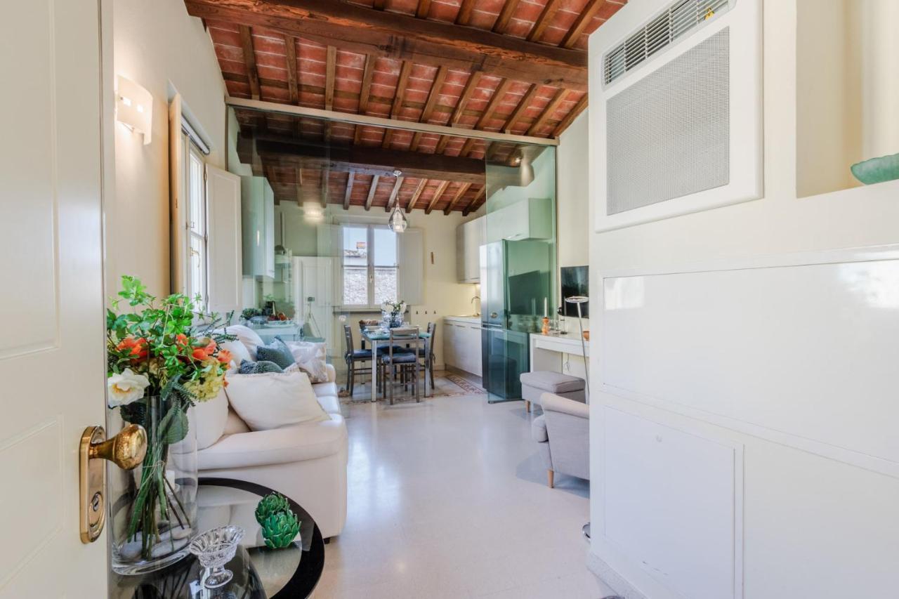 Helene Smart Flat With Elevator Inside Lucca Apartment Exterior photo