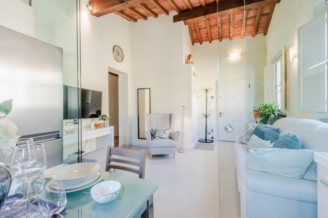 Helene Smart Flat With Elevator Inside Lucca Apartment Exterior photo