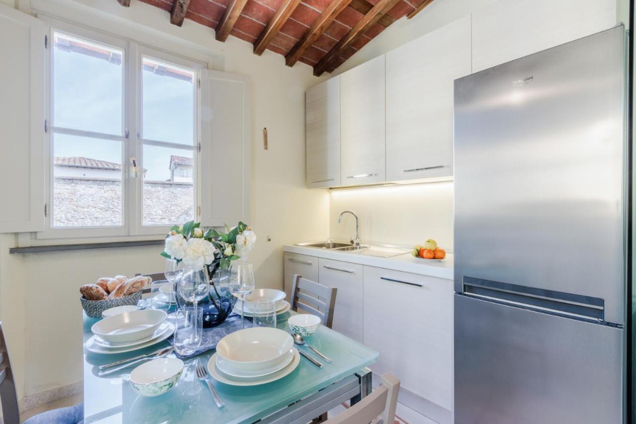 Helene Smart Flat With Elevator Inside Lucca Apartment Exterior photo